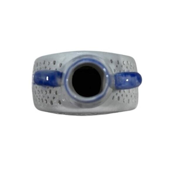 Vintage Chinese Small Porcelain Reticulated Blue & White Handmade Vase - 4.5" - Picture 5 of 6